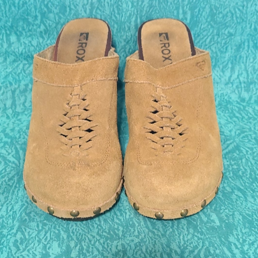 Roxy "Yodel" Suede Heels - Picture 2 of 14